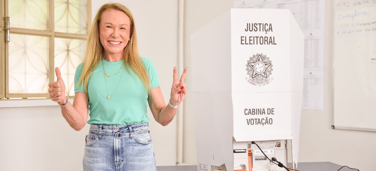 ‘Eu tenho certeza que a verdade vai vencer a mentira’, diz Teresa Surita ao votar no final da manhã em Boa Vista