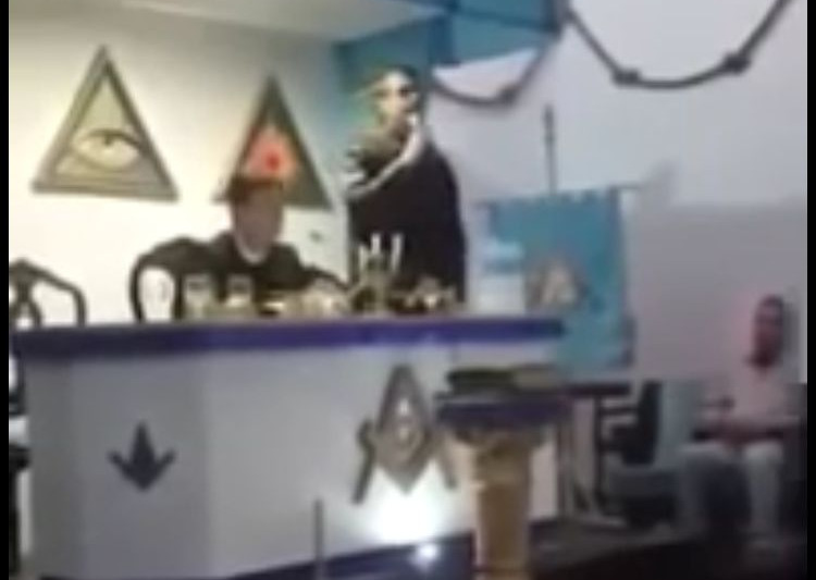 Vídeo de Jair Bolsonaro na Maçonaria viraliza na internet e apoiadores cristãos se dizem ‘decepcionados’ com candidato