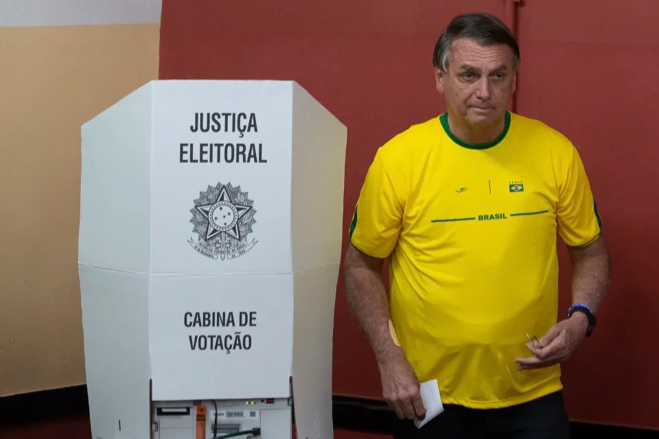 Presidente Bolsonaro perde votos em seu reduto eleitoral no Rio de Janeiro; PT cresce 279.5%