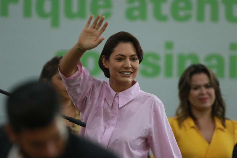 Em Manaus, Michelle Bolsonaro ataca Lula e PT e diz que está cumprindo um propósito de Deus; ‘Partido das trevas’