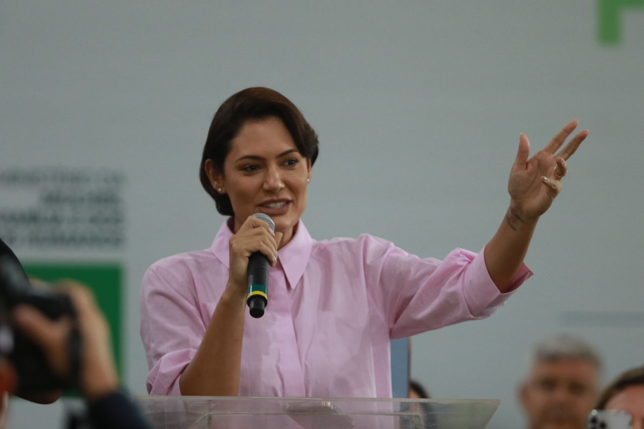 ‘Decepcionante’, Michelle Bolsonaro critica voto favorável à PEC que garante o Bolsa Família em 2023