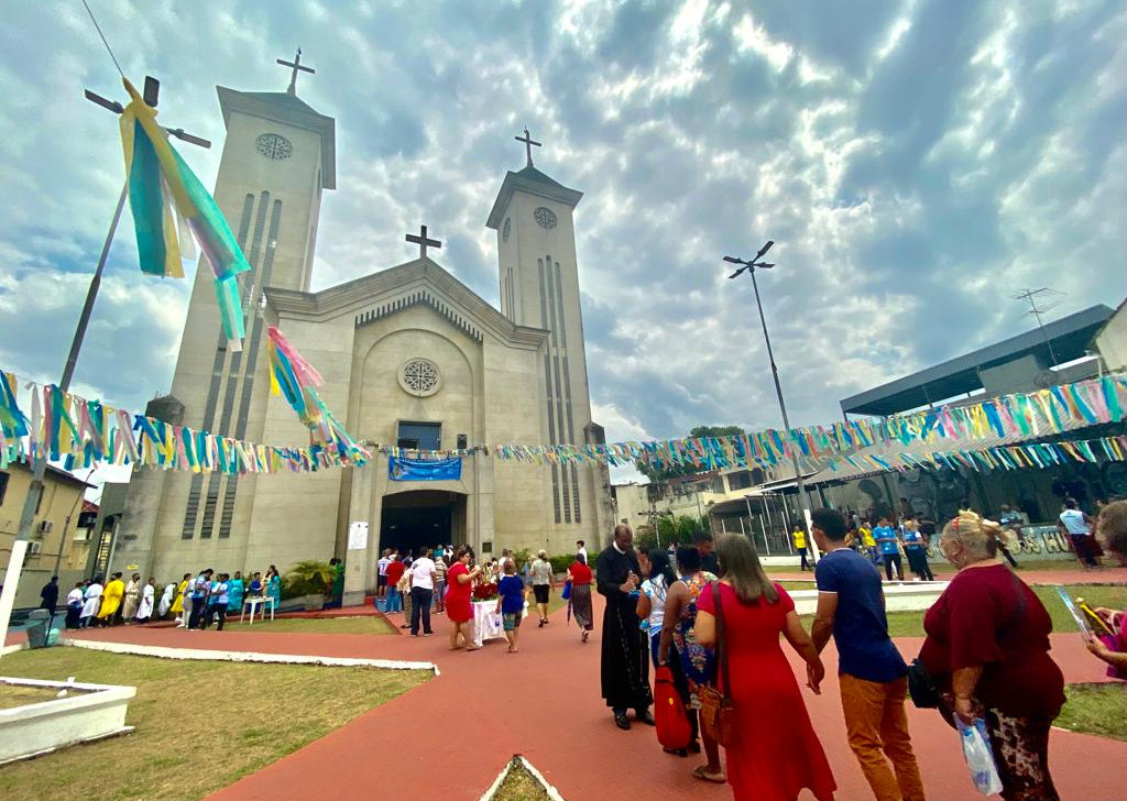 Devotees celebrate Our Lady of Aparecida Day in Manaus; procession returns after 2 years of pandemic
