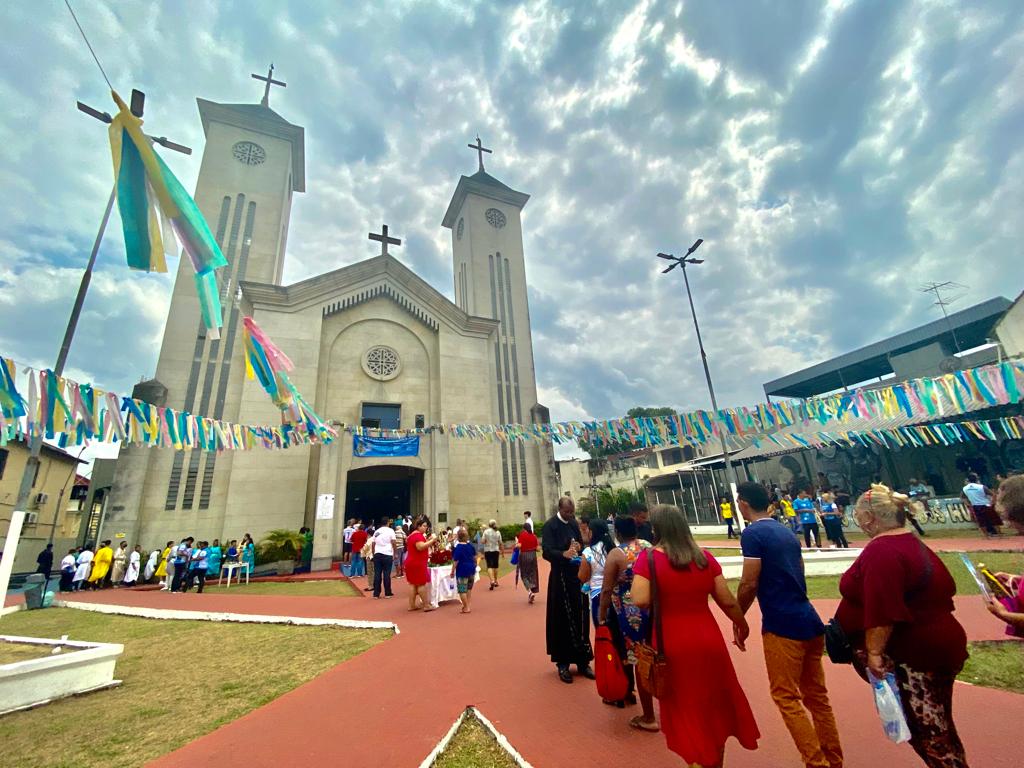 Devotees celebrate Our Lady of Aparecida Day in Manaus; procession returns after 2 years of pandemic