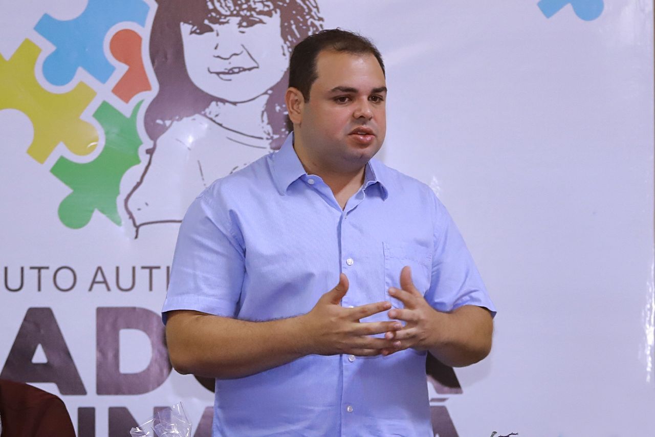 Em projeto de lei, deputado Roberto Cidade prevê ampliação da atenção à gestante com TEA
