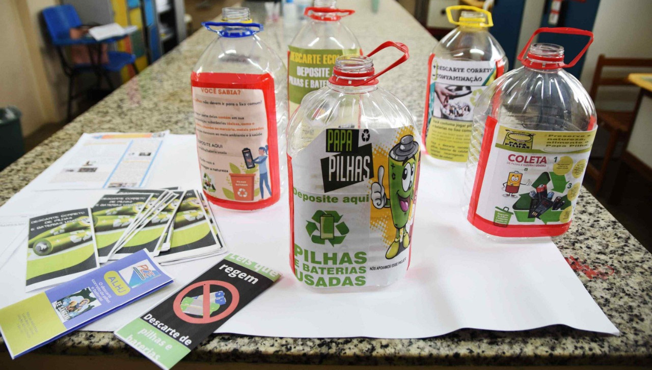 Estudantes da rede estadual do AM criam projeto para descarte consciente de pilhas e baterias