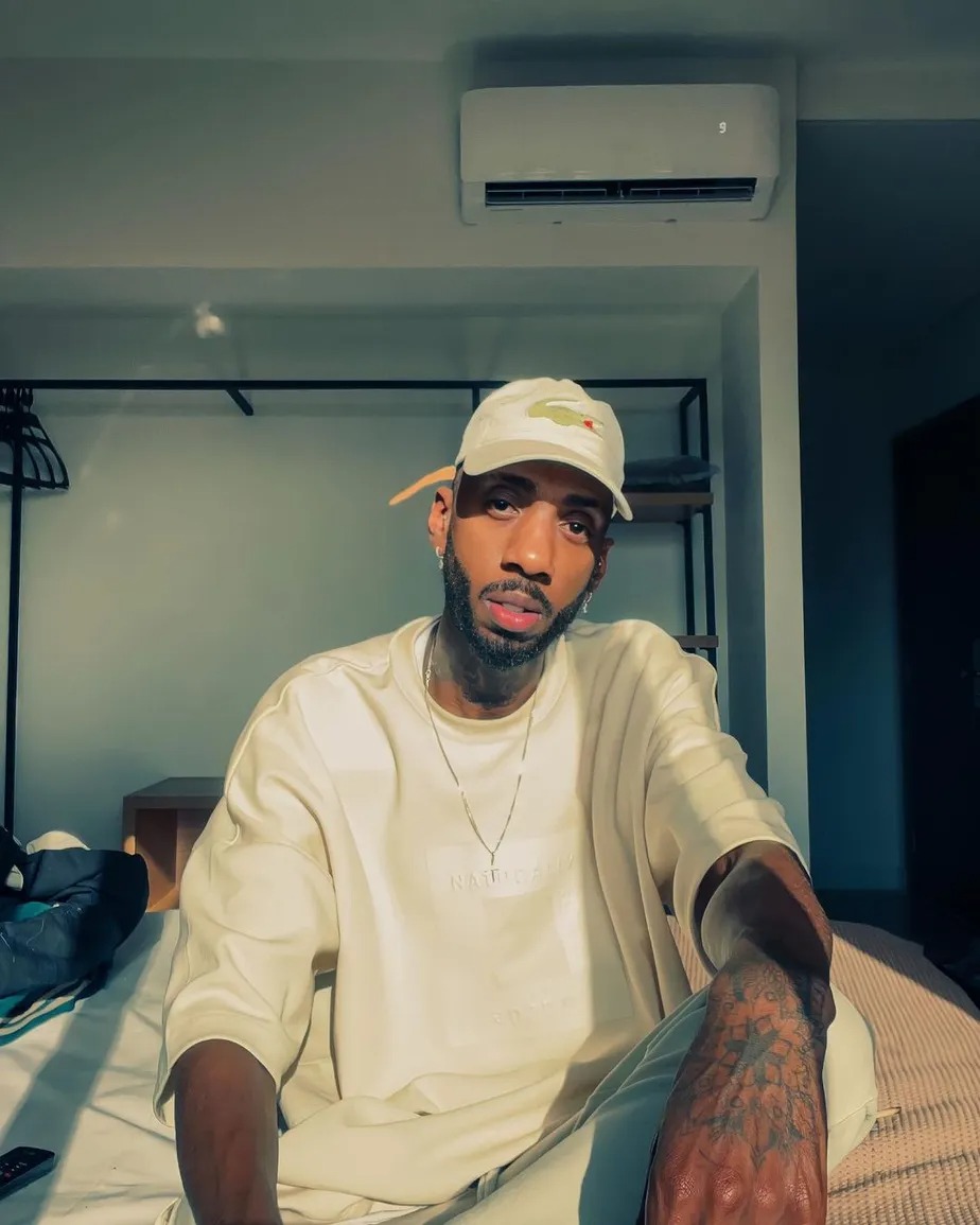 Humorista é vítima de racismo por vizinha em condomínio em São Paulo; ‘Cai fora, macaco!’