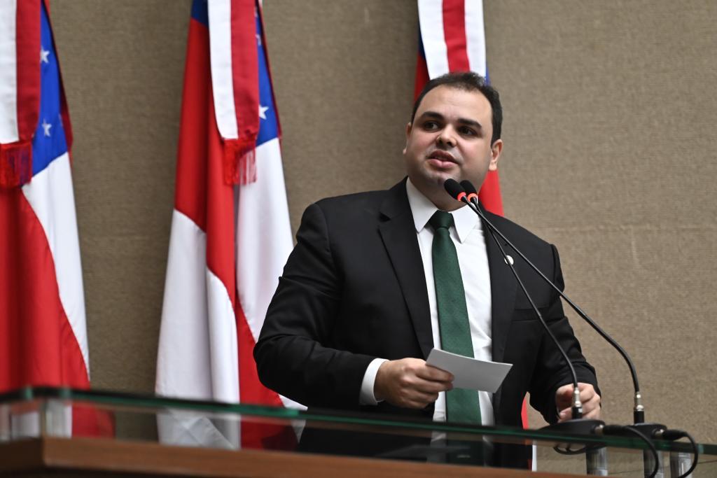 PL de Roberto Cidade regulamenta atendimento prioritário para pessoas com Espectro Autista