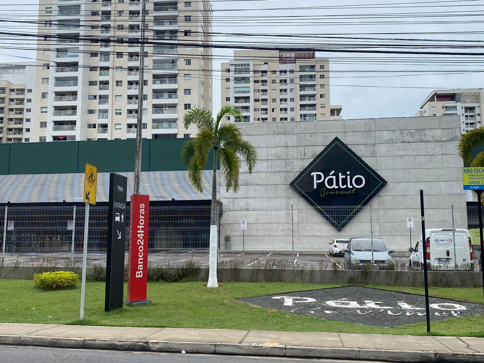 Acúmulo de gordura em equipamento causa incêndio em supermercado na zona Centro-Sul de Manaus