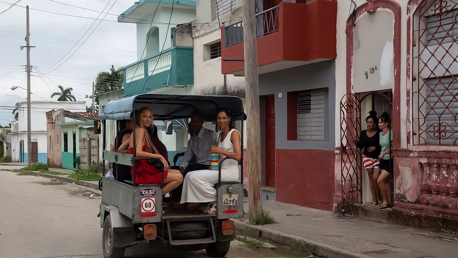 Cuba tem primeiro casamento lésbico três semanas após legalizar união homoafetiva