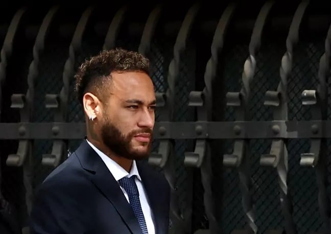 Neymar prestou depoimento em tribunal em Barcelona, na Espanha
(Foto: Nacho Doce / Reuters)