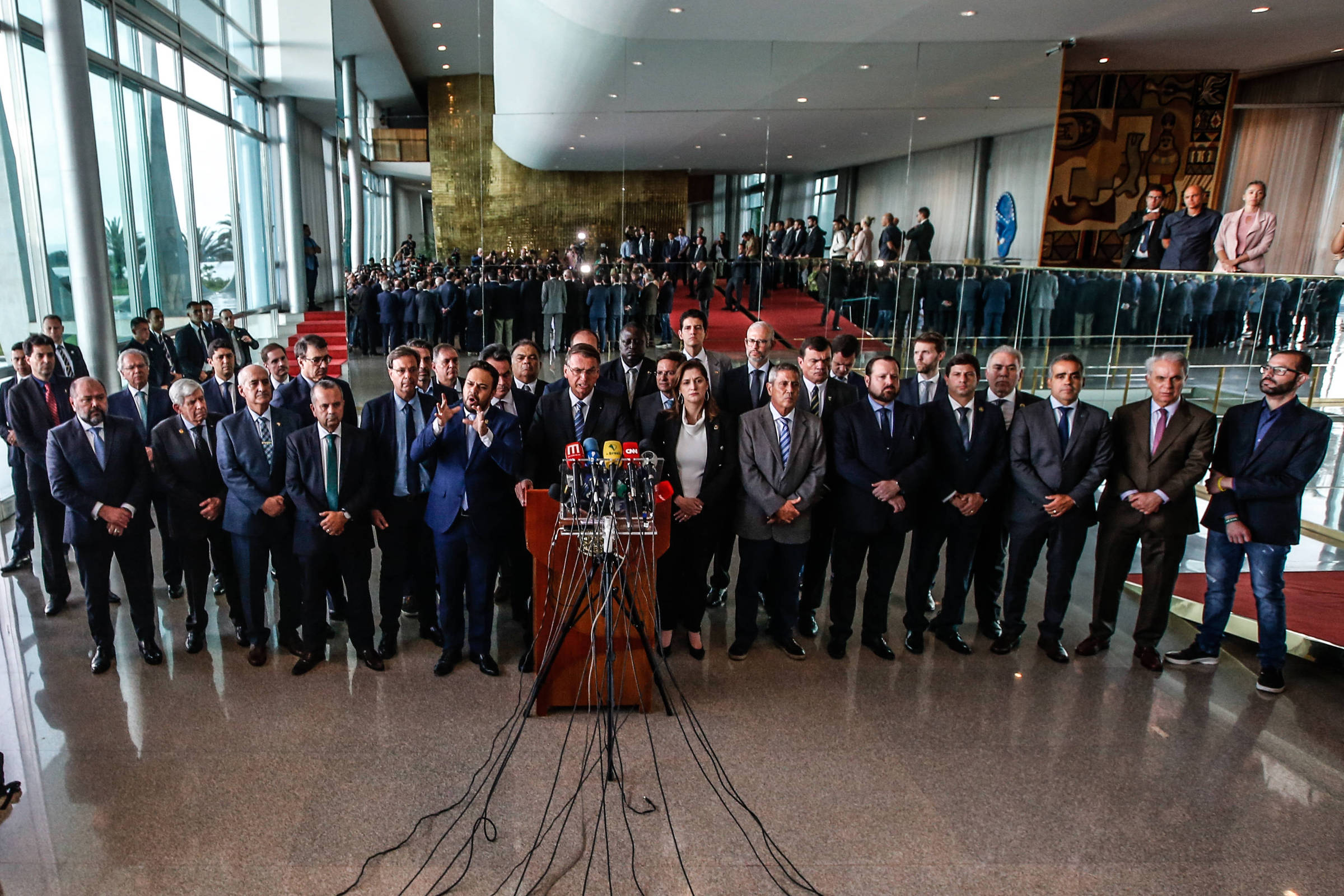 Ao determinar início de transição, Bolsonaro reconhece resultado das eleições, diz STF