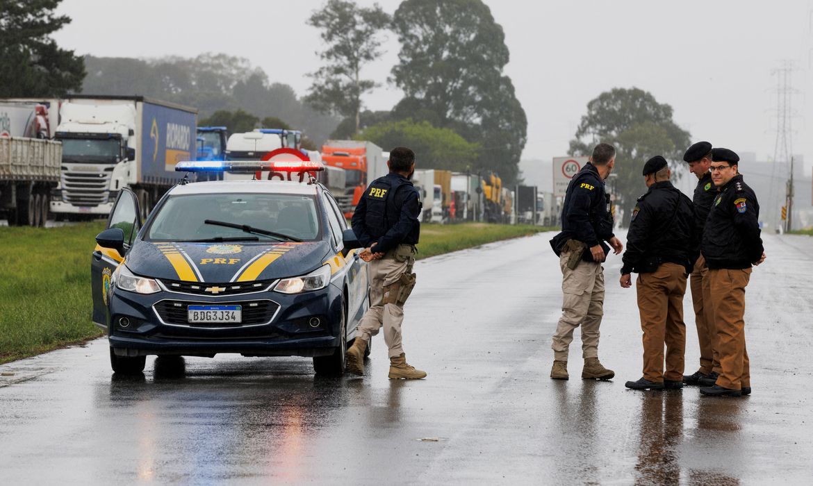 PRF acompanha manifestaçõenas rodovias (Rodolfo Buhrer/Reuters)