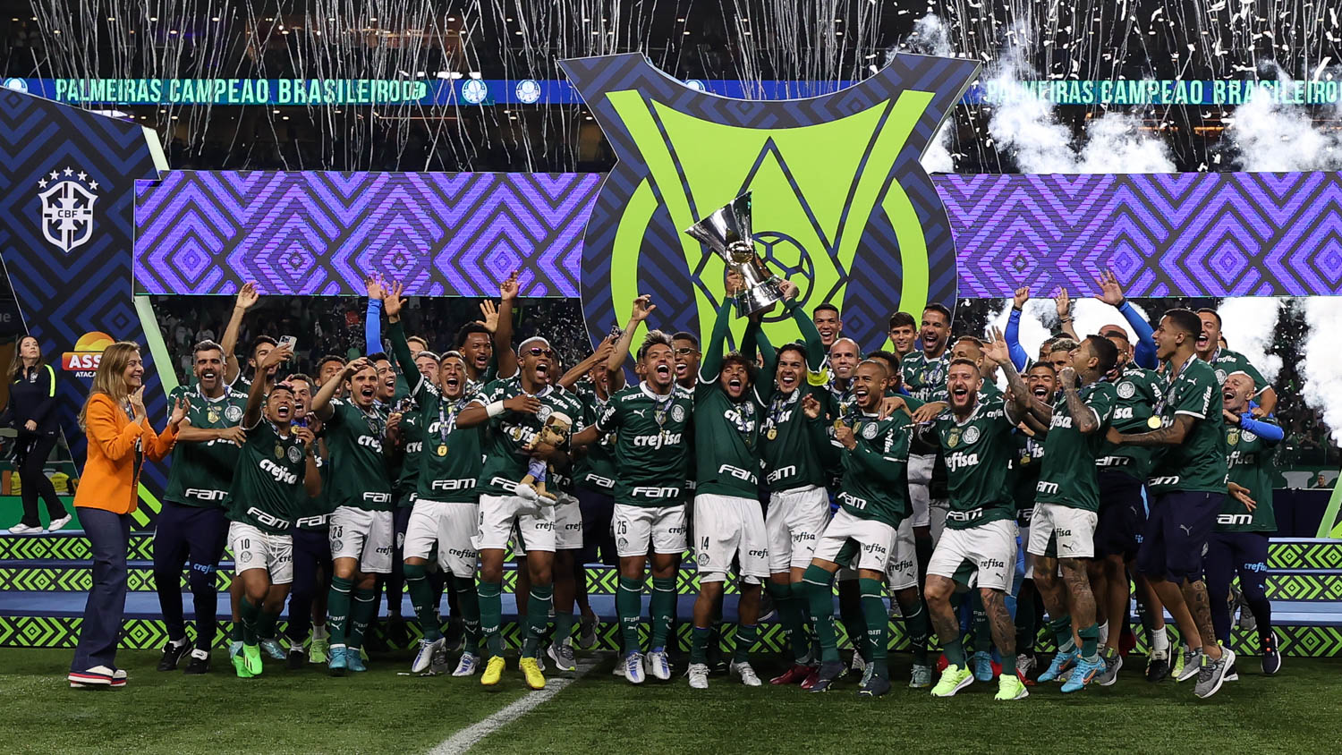 Palmeiras é o único clube do Brasil a levantar a taça do Brasileirão em seis décadas distintas