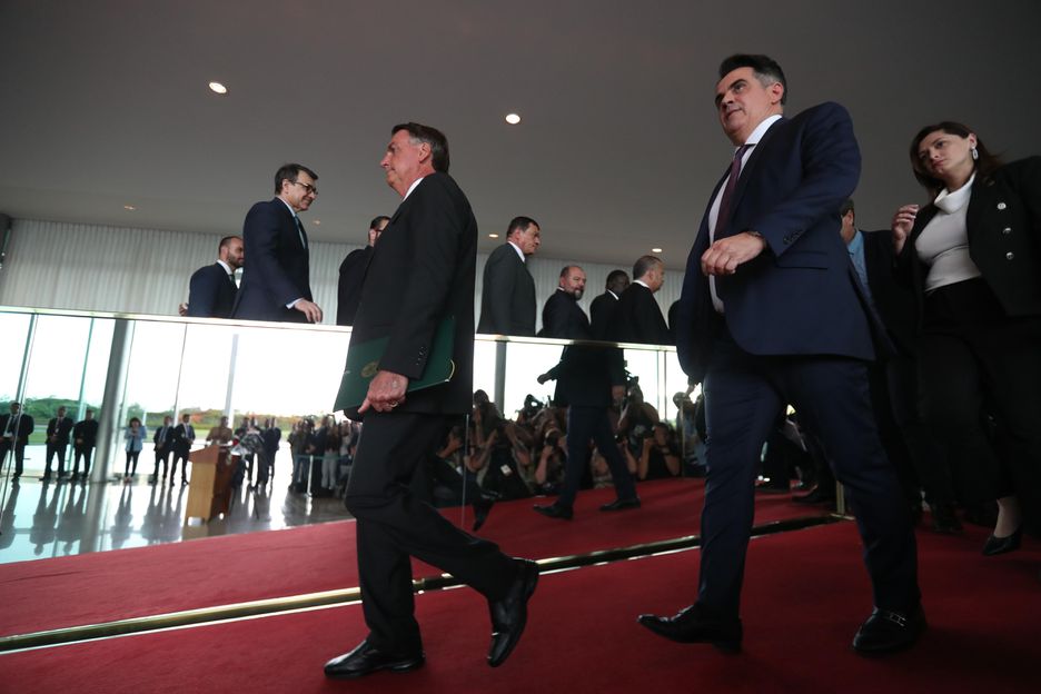 Fala de Bolsonaro em discurso pós-eleições teve o objetivo de se colocar como líder da direita