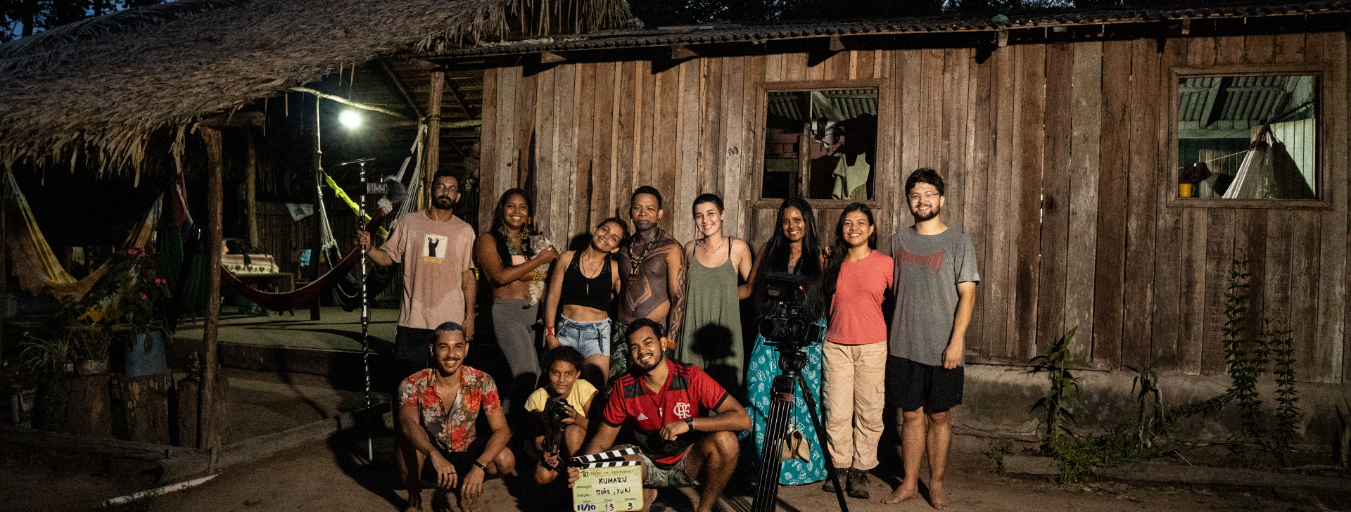 Equipe da produção Kumarú: cura, força e resistência, curta-metragem rodado na região do baixo Tapajós, em Santarém, no Pará (Divulgação)