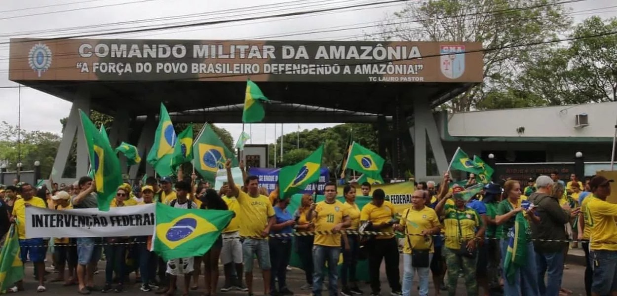 Manifestação antidemocrática em frente ao CMA, em Manaus (Mario Adolfo Filho)