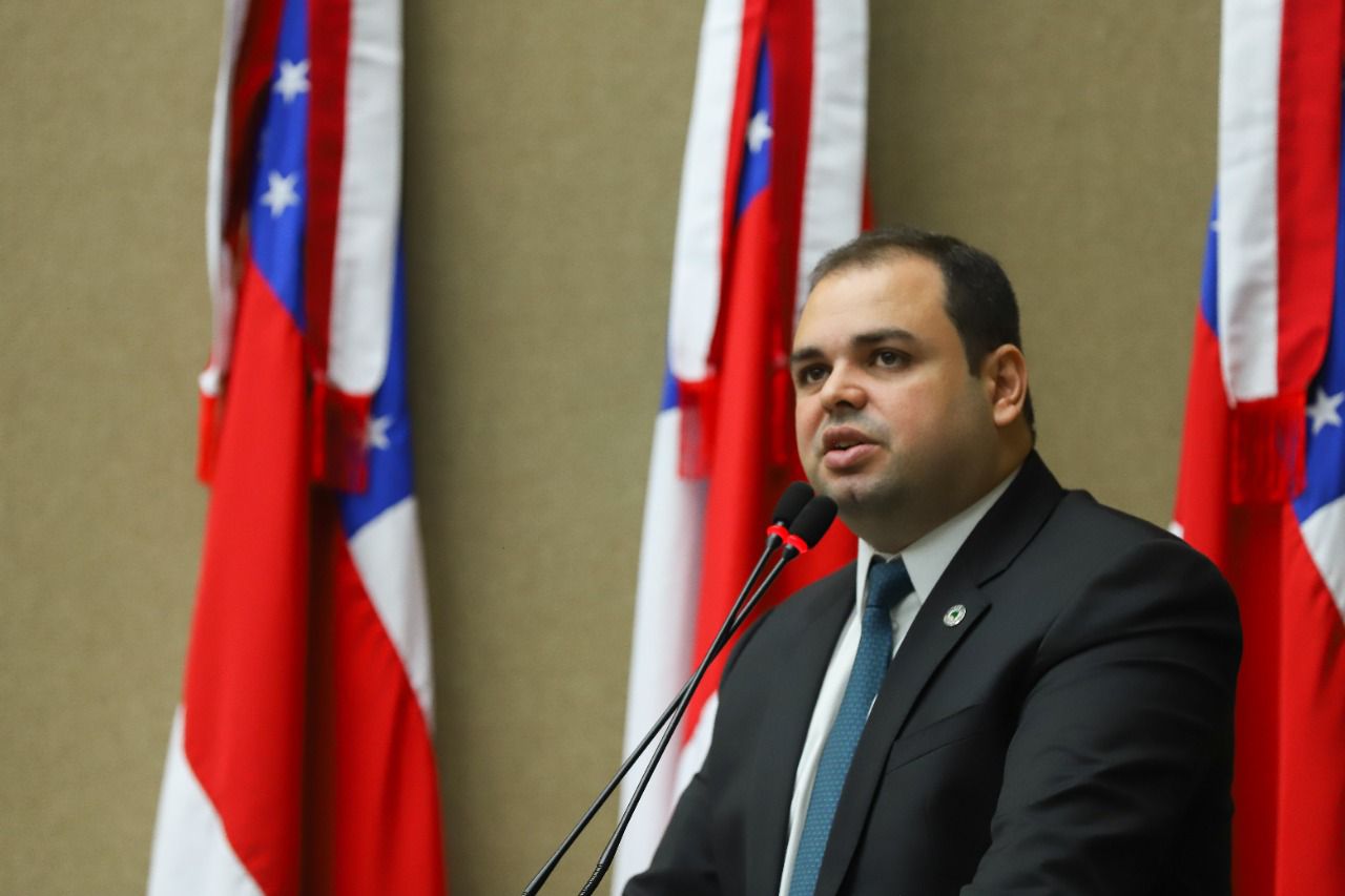 Presidente da Aleam destaca importância do 15 de novembro para a democracia brasileira