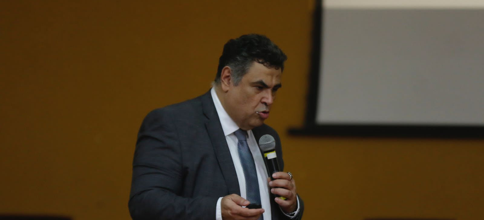 Em Manaus, procurador de SP diz que Brasil tenta naturalizar corrupção ao tentar legalizar lobby