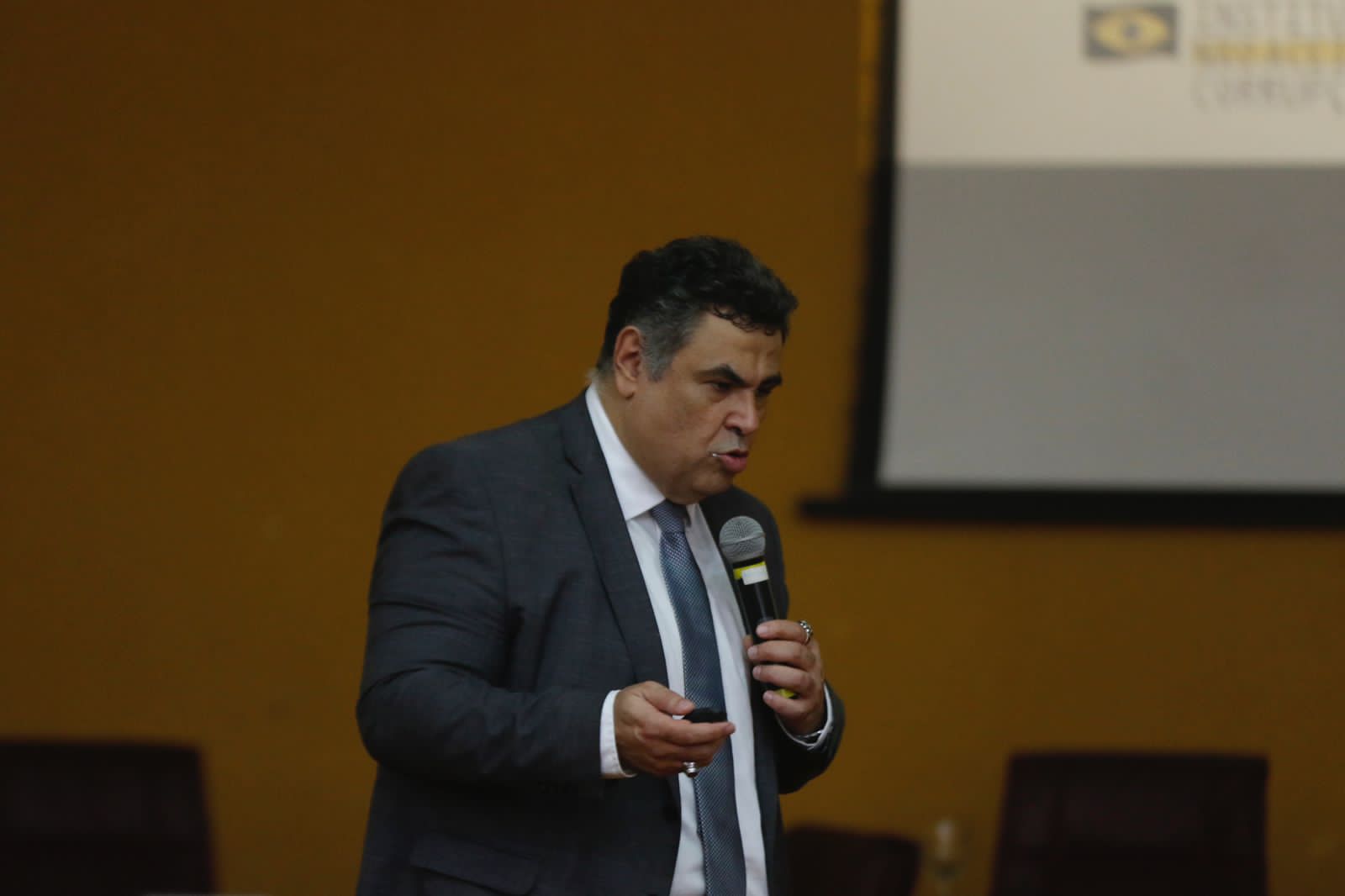 Em Manaus, procurador de SP diz que Brasil tenta naturalizar corrupção ao tentar legalizar lobby