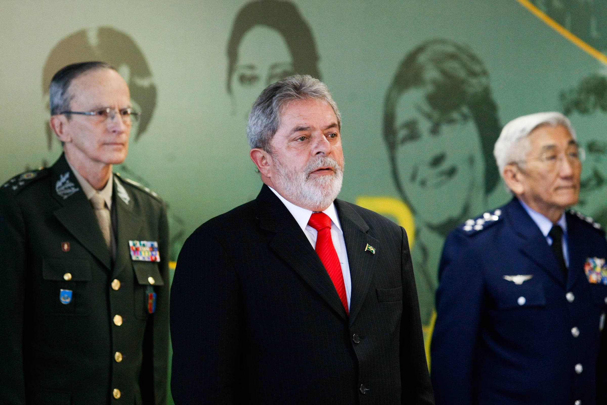 Governo Lula terá desafio na máquina pública sobre o futuro de militares