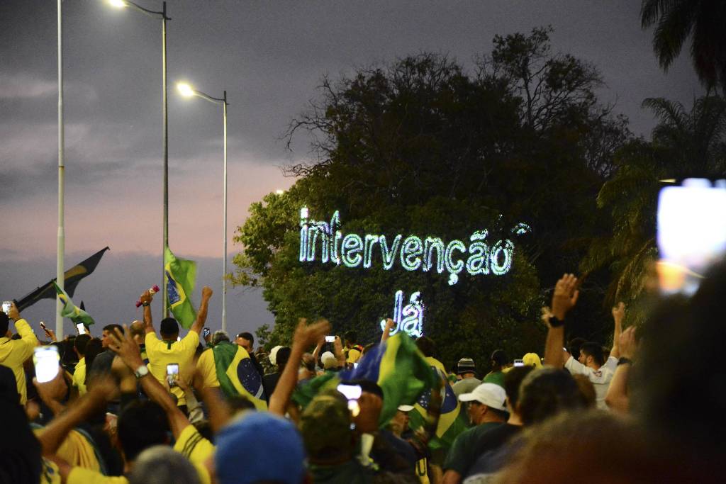 Polícia Federal cumpre mandados de busca e apreensão contra extremistas no Pará