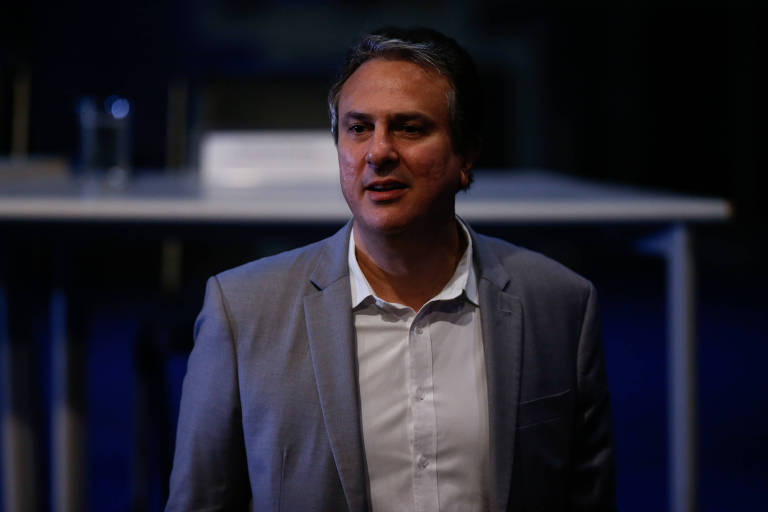 PT pressiona e Lula convida Camilo Santana para o Ministério da Educação