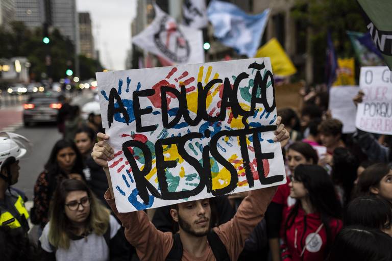 Grupo técnico da Educação no gabinete de transição afirma que MEC está sem limite financeiro