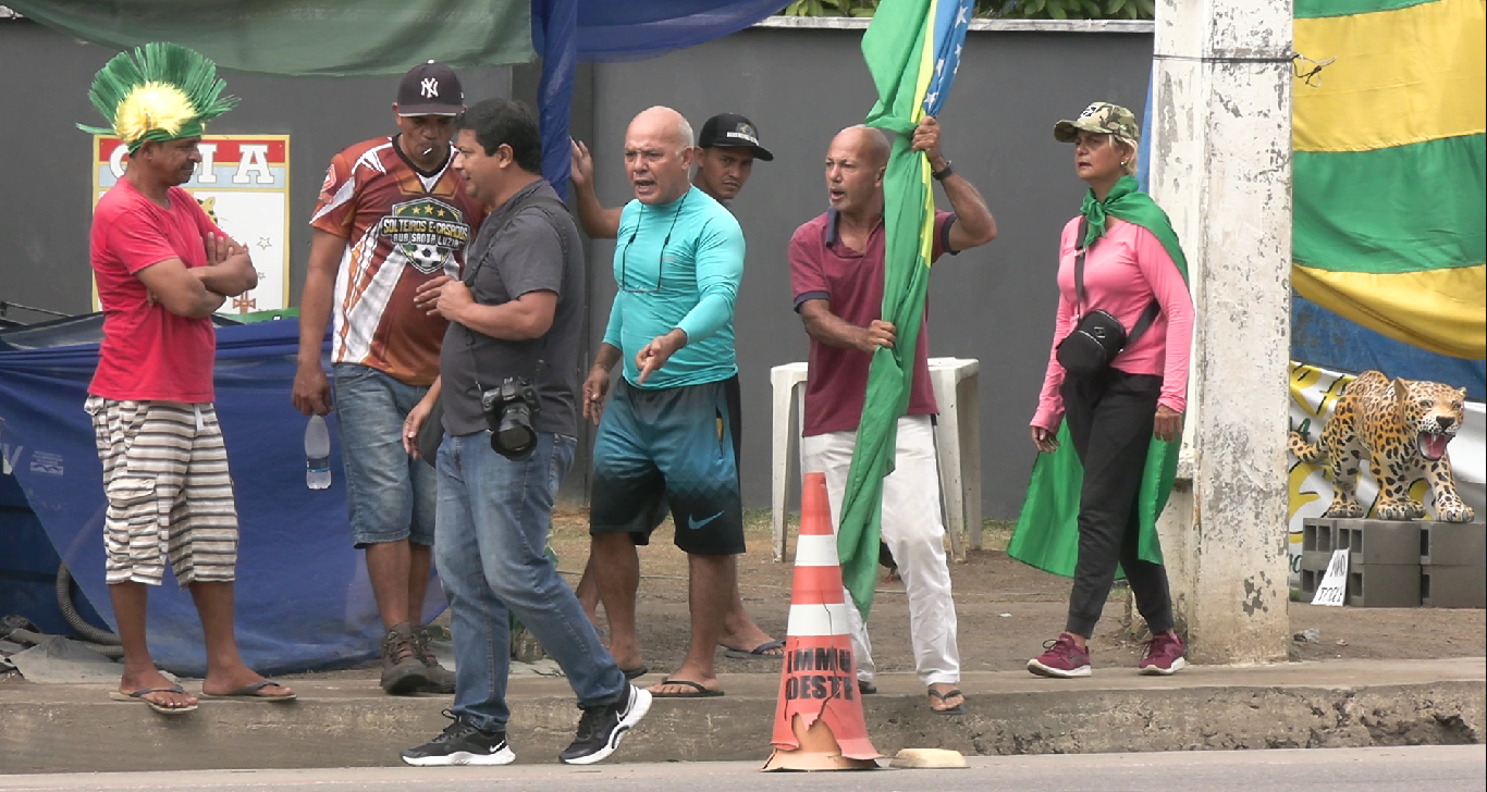 Photojournalist Ricardo Oliveira was approached by five men in front of the CMA, who called him a 