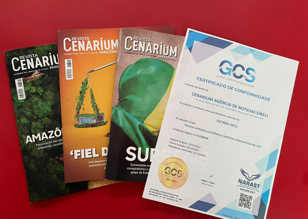 The ISO 9001 certificate and editions of the CENARIUM physical magazine (Ricardo Oliveira/ Revista Cenarium)