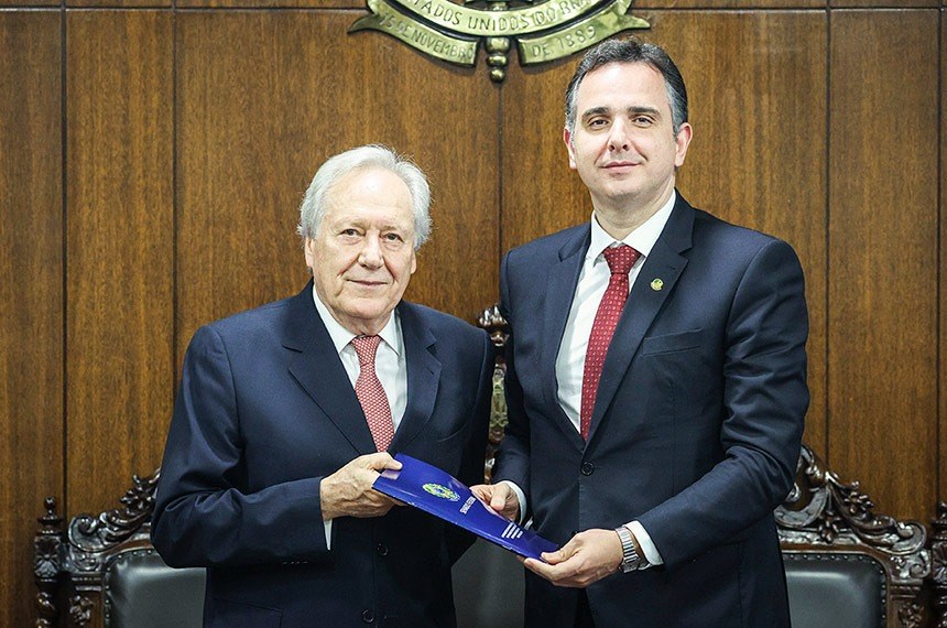 Senado recebe proposta para modernizar lei do impeachment