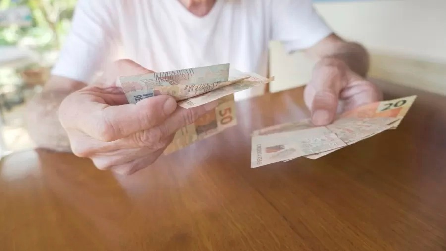 Revisão da vida toda: recálculo só vale para quem tinha salários altos antes de 1994