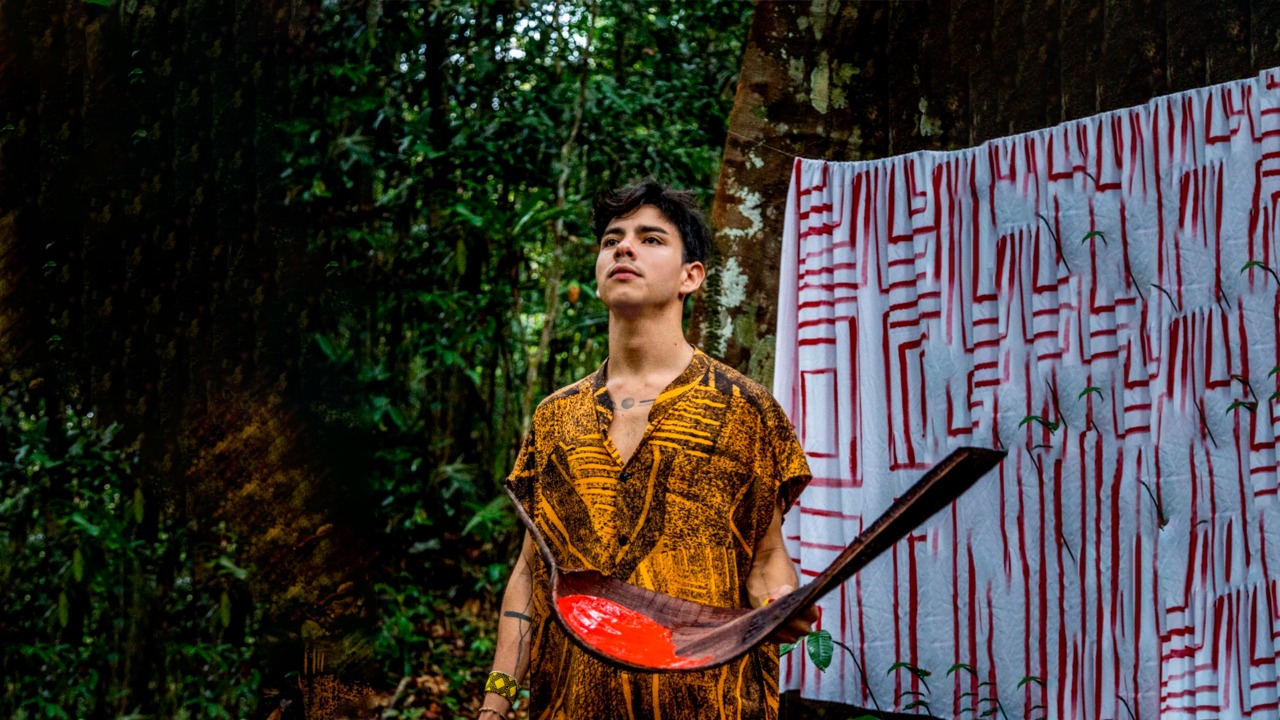 Ancestralidade amazônica: Maurício Duarte exalta arte indígena em coleção de moda sustentável