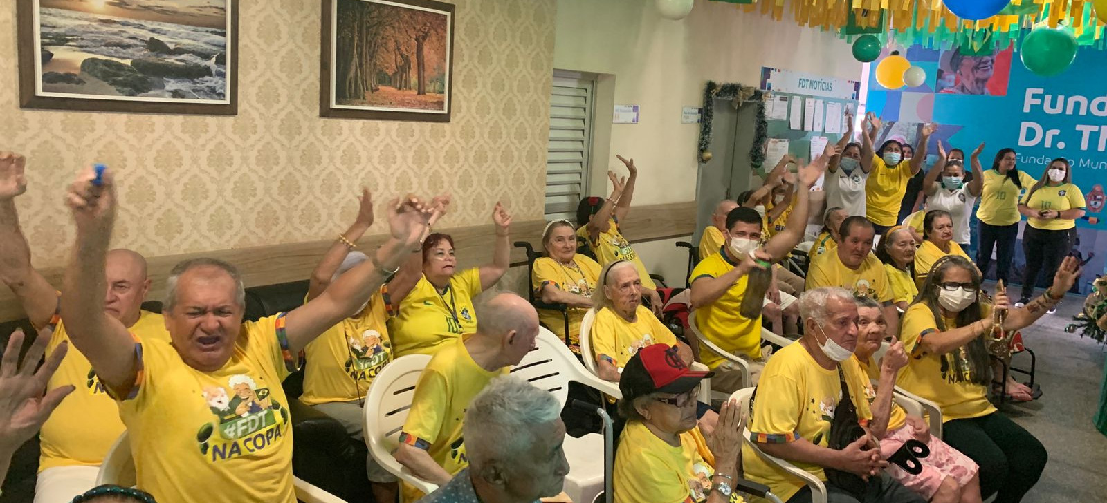 No Amazonas, fundação reúne idosos para torcer pelo Brasil na Copa do Mundo