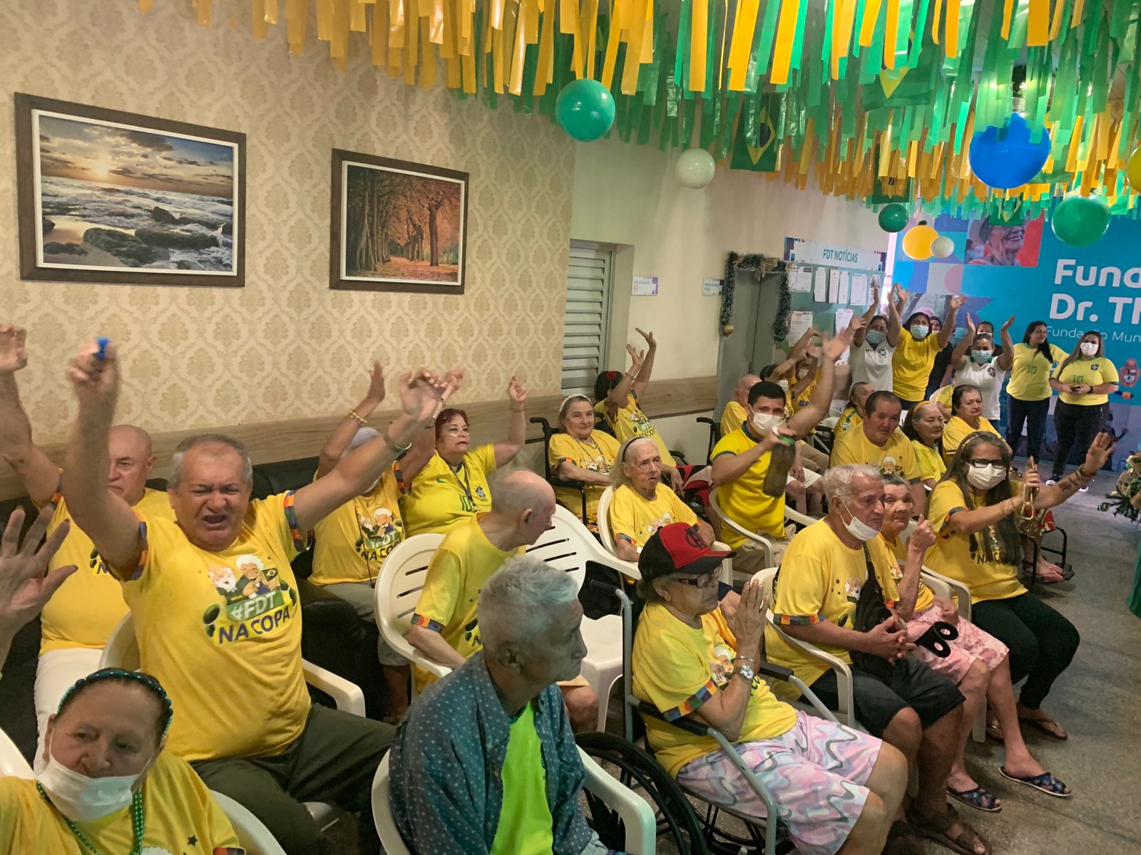 No Amazonas, fundação reúne idosos para torcer pelo Brasil na Copa do Mundo
