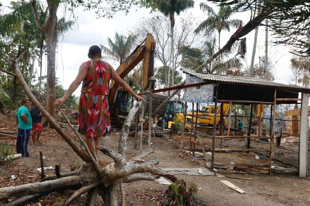 No Amazonas, reintegração de posse deixa 500 famílias desabrigadas na comunidade Itapuranga
