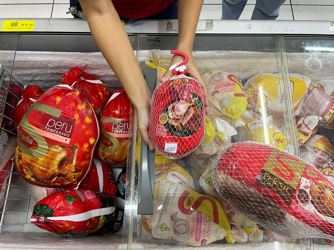 Consumidores ‘abrem mão’ do peru e buscam opções para o Natal