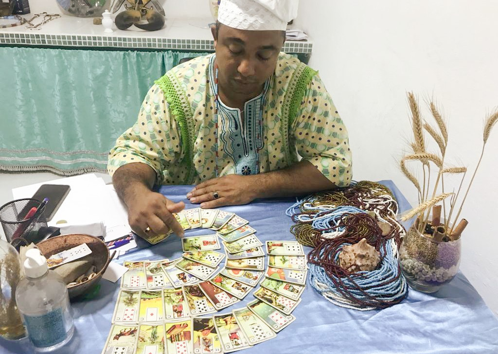 Previsões 2023: ‘Bolsonaro corre risco de ser preso’, aponta babalorixá