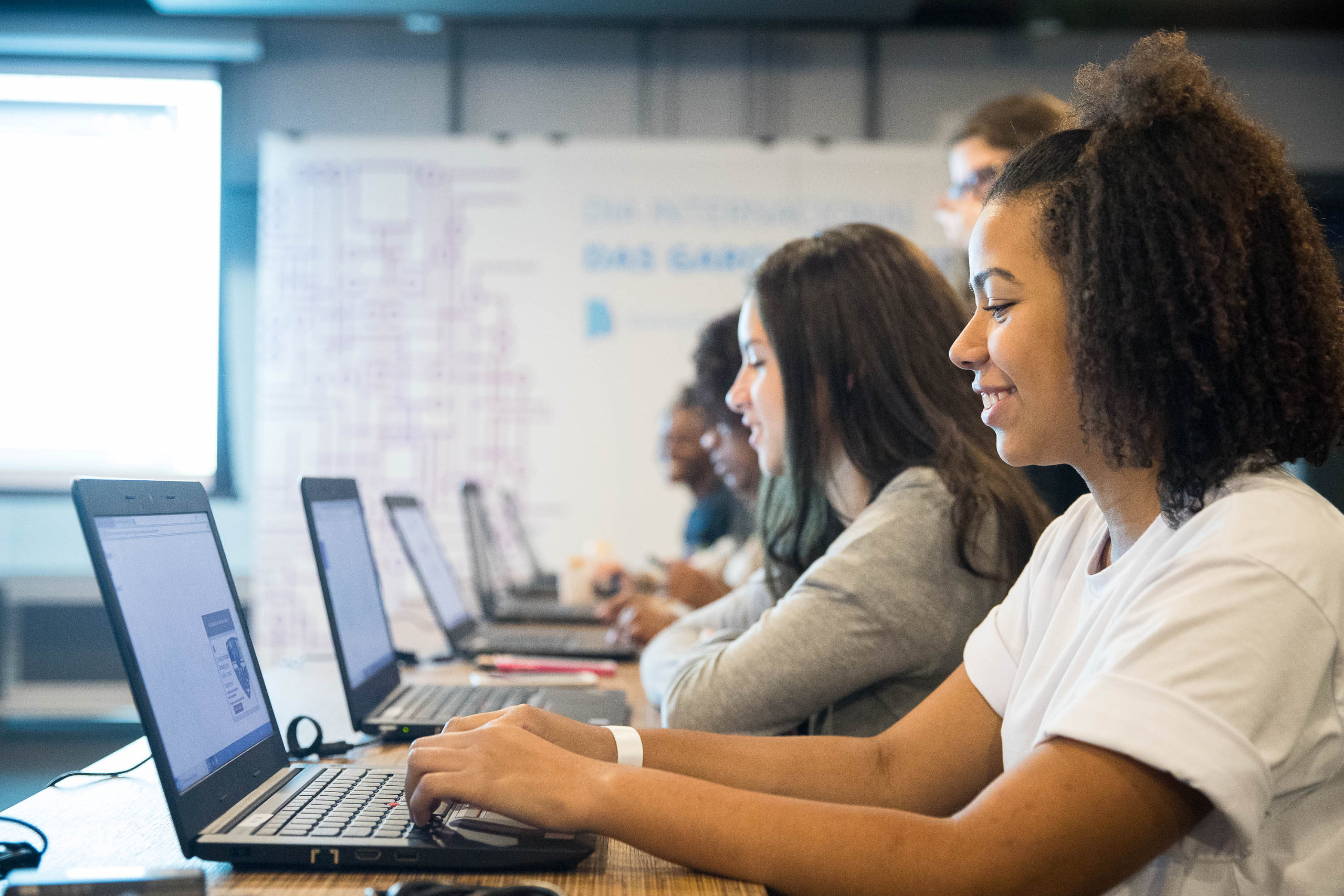 Presidente Lula sanciona lei da Política Nacional de Educação Digital