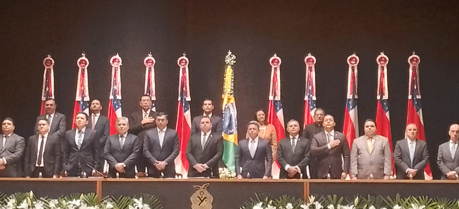 Reitor da Ufam, Sylvio Puga compõe mesa de honra na posse de governador do Amazonas