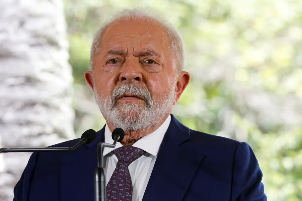 Lula assina decreto de combate ao garimpo e enfrentamento da emergência em Terras Yanomami