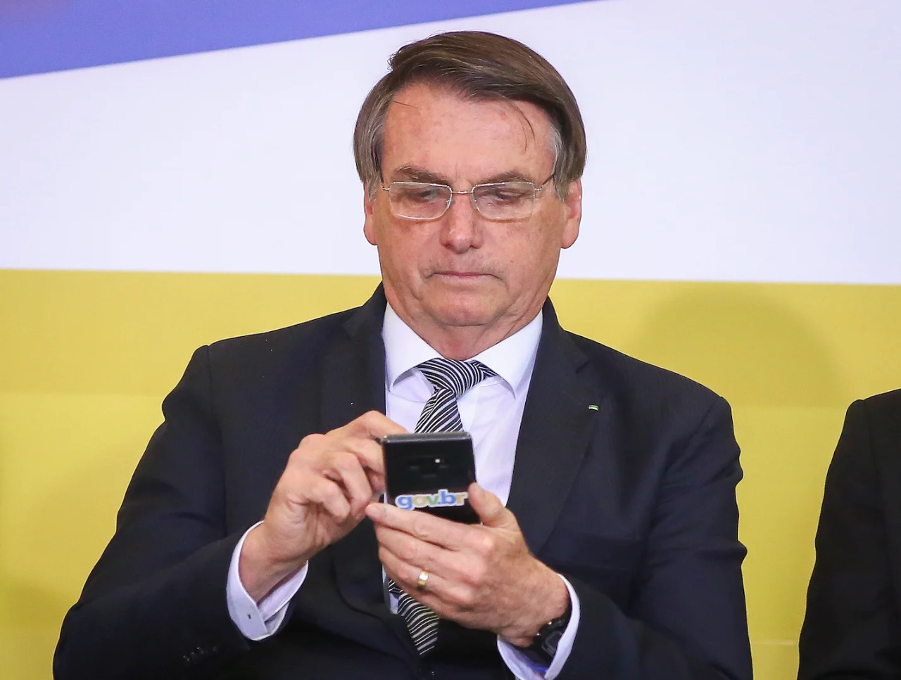 Bolsonaro volta a publicar ‘fake news’ sobre resultado das eleições