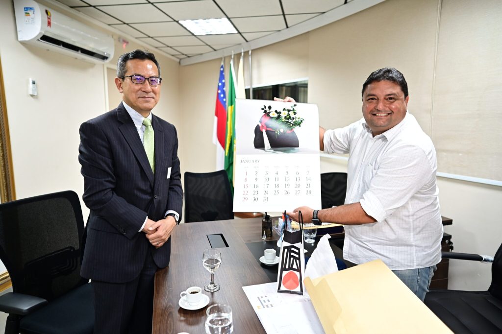 Em Manaus, cônsul-geral do Japão debate parcerias para a cidade com presidente da Câmara dos Vereadores