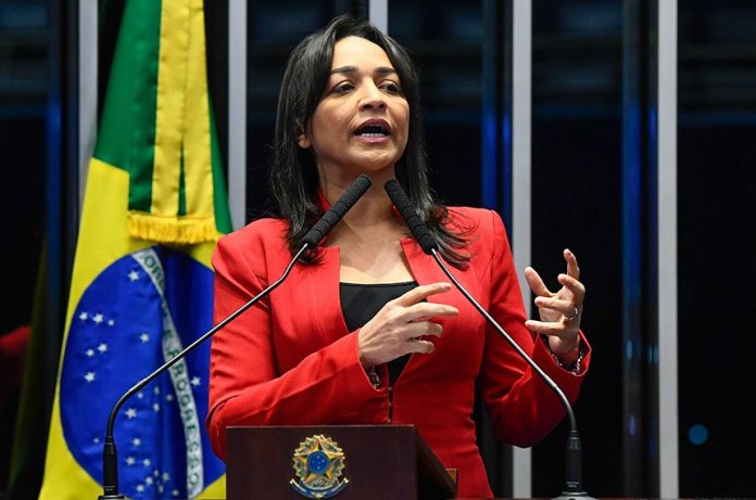 Eliziane Gama negocia articulação para sua candidatura à vice-presidência do Senado