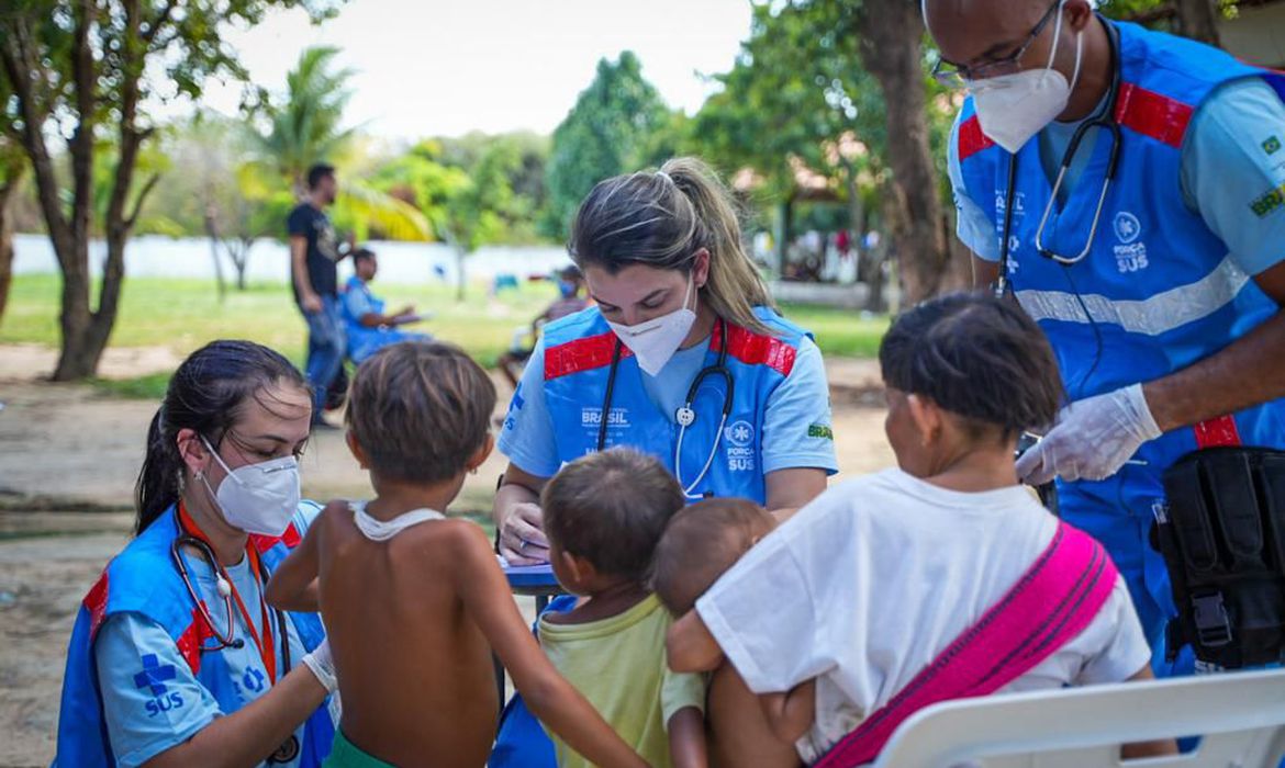 Crise Yanomami: ‘Não há protocolo para notificar casos de intoxicação por mercúrio’, aponta relatório da DPU