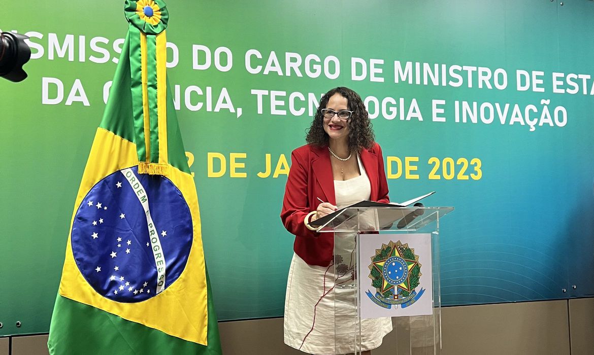 Luciana Santos, primeira mulher a assumir o Ministério da Ciência, Tecnologia e Inovação (Divulgação/Agência Brasil)