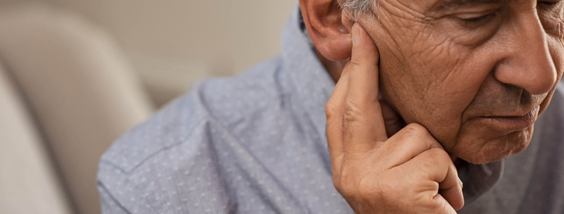 Pesquisa encontra ligação da perda auditiva a risco elevado de desenvolver demência em idosos