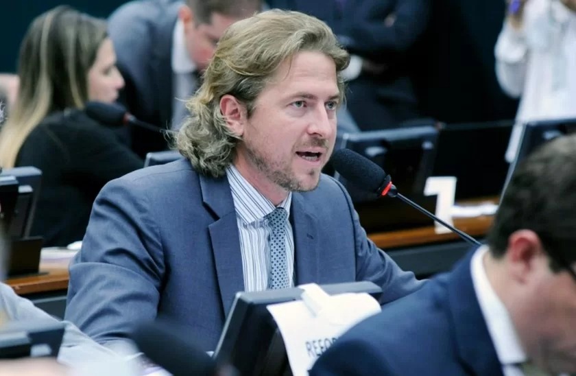 Líder do PT na Câmara, Zeca Dirceu diz que vai buscar diálogo até com PL de Bolsonaro