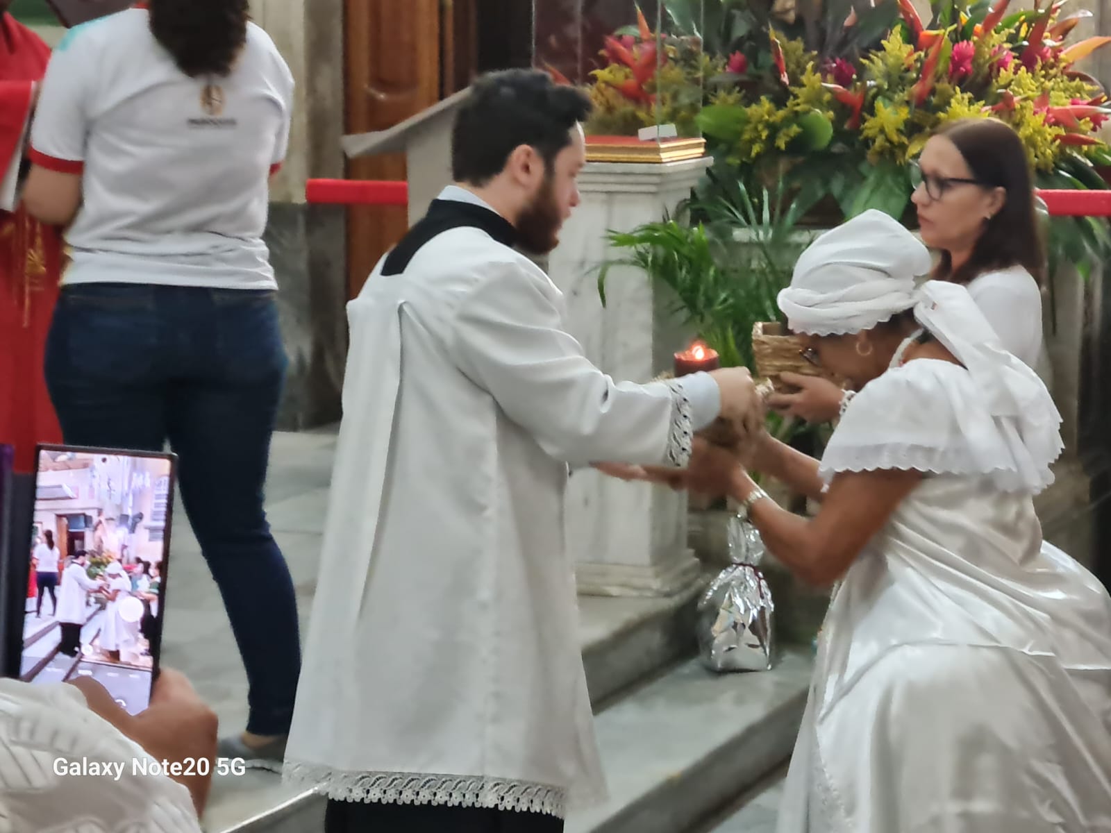 Em Manaus, frei é criticado após missa com participação de adeptos das religiões de matriz africana