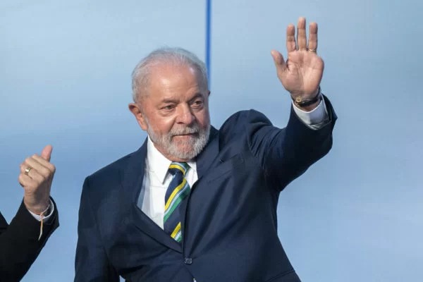 Lula justifica demissão de comandante do Exército após atos golpistas em Brasília