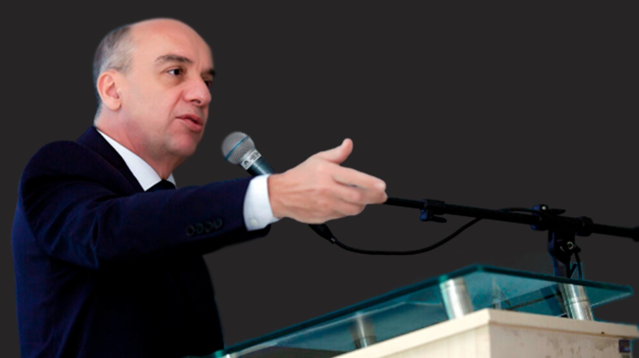 Presidente do Tribunal de Contas do Amazonas palestra em encontro internacional